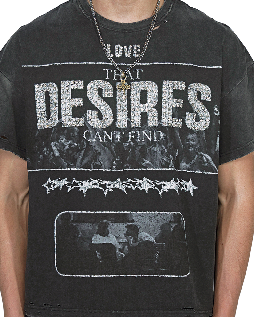 AMOR IN DESIRES TEE